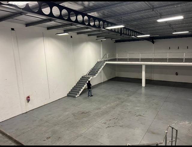 Business property to rent in CORNUBIA